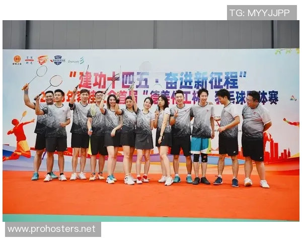 深圳羽毛球队在奥运会上的团队协作展现出非凡实力与精神风貌